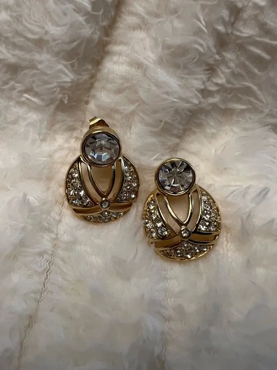 Vintage Gold Tone Crystal Drop Earrings EUC - Picture 2 of 4